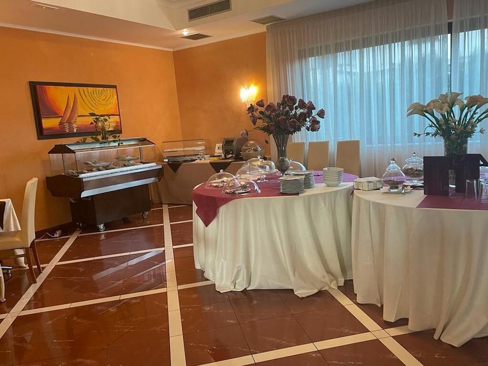 Gullo Hotel Acconia Dış mekan fotoğraf