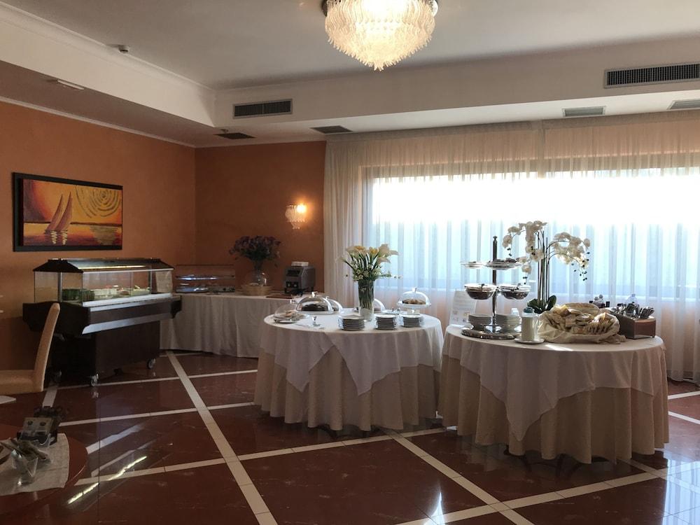 Gullo Hotel Acconia Dış mekan fotoğraf